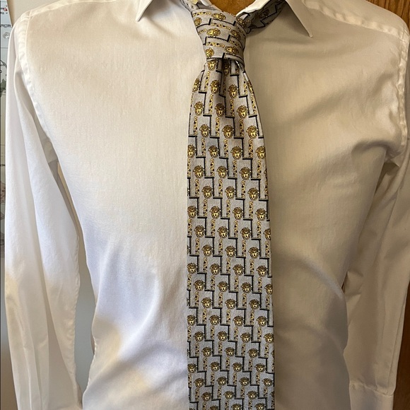Gianni Versace classic tie - Picture 1 of 3